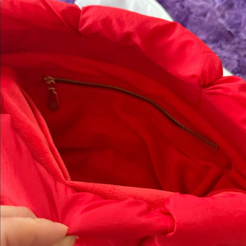 Casely Cloud Carryall Bag - Picture 13 of 15